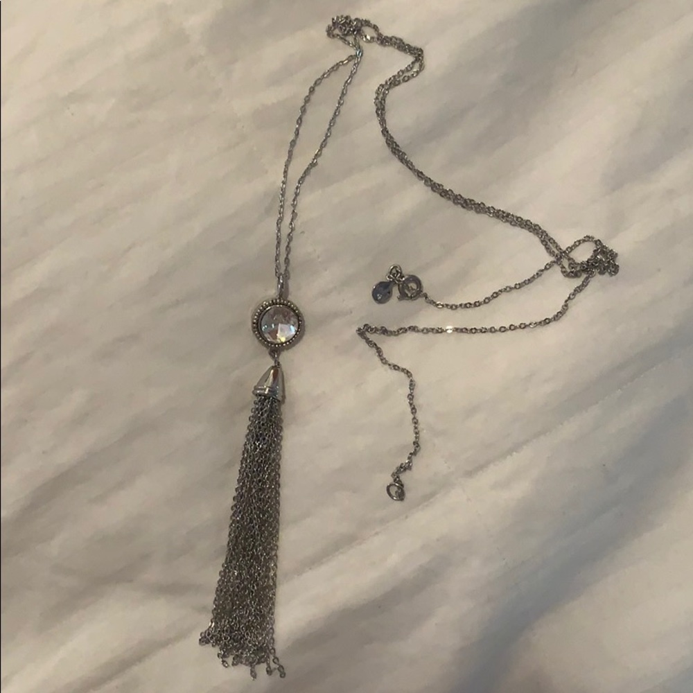 Rhinestone pendant/silver fringe long necklace